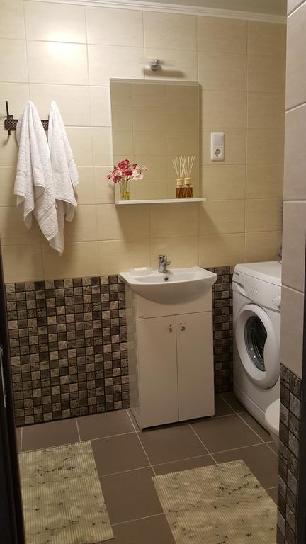 L.E.C. Travel Apartments Вентспилс Екстериор снимка